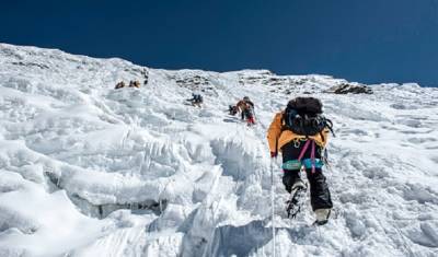 Гид бросил группу альпинистов на Эльбрусе