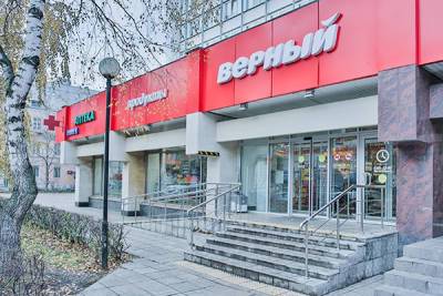 В 156 магазинах "Верный" Екатеринбурга запретили продавать алкоголь