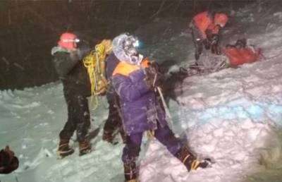 Группа альпинистов застряла из-за снежной бури на Эльбрусе: пятеро погибли