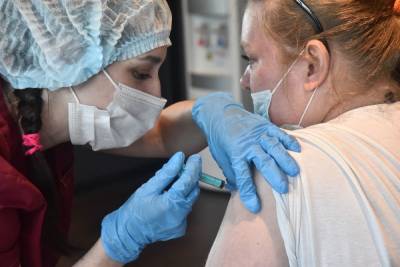 Германия: Почти две трети жителей страны привиты от коронавируса
