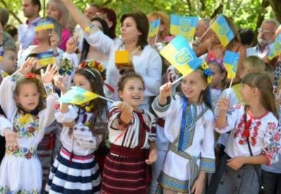 Киевским школьникам будут платить по тысяче гривен