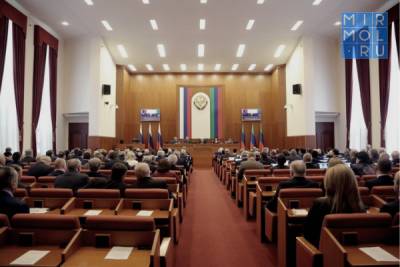 Сергей Меликов досрочно созвал заседание Народного Собрания Дагестана
