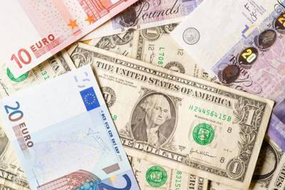 Доллар растет на фоне раздувания опасений вокруг Ebergrande