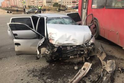 Четыре человека травмированы при столкновении автомобиля и троллейбуса в Йошкар-Оле