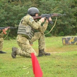 Возле Сум прошли учебные стрельбы пограничников. Видео