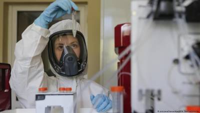 В России зарегистрировали 828 смертей из-за коронавируса за сутки