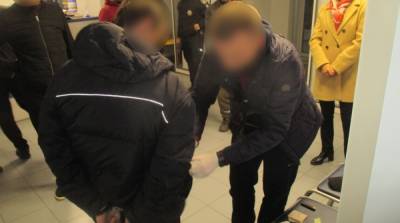 Во Львовской области в кафе мужчина устроил стрельбу, есть раненый