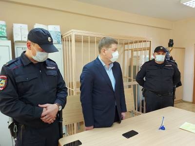 Суд Екатеринбурга назначил 6 лет колонии застройщику. Обвинение просило ему условный срок