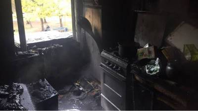 В Уфе в пожаре пострадали женщина и ребёнок