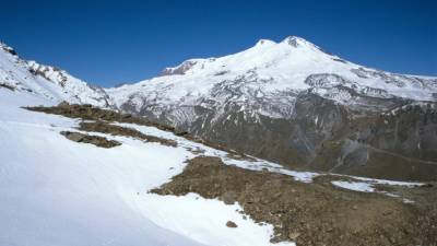 Инструктор альпинистов на Эльбрусе заявил, что имел опыт восхождения при сильном ветре