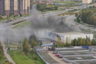 В Петербурге заволокло дымом детский комплекс «Олимпийские надежды»