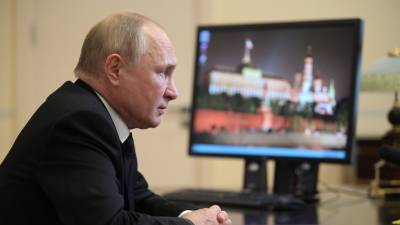 Путин обсуждает с Совбезом переговоры с Белоруссией по вопросам безопасности
