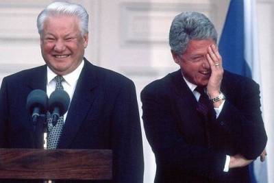 Вильям Клинтон - Борис Ельцин - Хиллари Клинтон - О том, как Борис Ельцин и Билл Клинтон выпивали в… туалете Кремля - argumenti.ru
