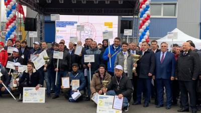 Два нижегородца вошли в десятку лучших водителей автобусов в России
