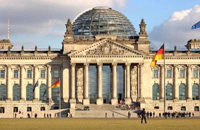 Немецкий бизнес призвал власти прекратить враждовать с Россией