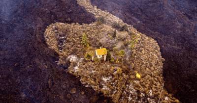 Лава вулкана обошла виллу на Канарах: теперь ее называют "чудо-домом" (фото)