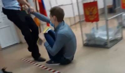 Члена УИК от «Яблока» выволокли с избирательного участка в Краснодарском крае