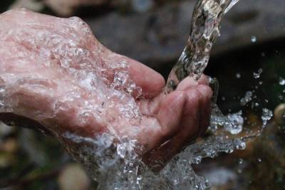 Нарушение требований к питьевой воде выявил в Великих Луках Роспотребнадзор
