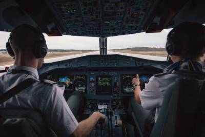 «Зарплаты не запредельные»: пилот рассказал о плюсах и минусах профессии