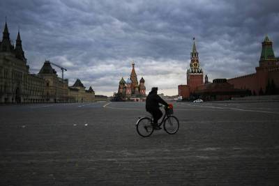 Москвичам пообещали на выходные облачный вихрь