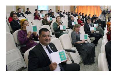 В Туркменистане состоялась церемония вручения паспортов лицам принятым в гражданство страны
