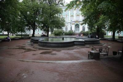 Петербуржцам рассказали, когда в городе отключат фонтаны