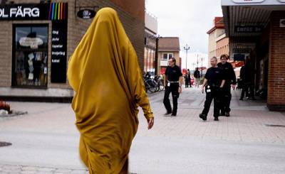 SVT (Швеция): женщин из ИГИЛ* отпустили после допроса, и они свободно разгуливают в обществе