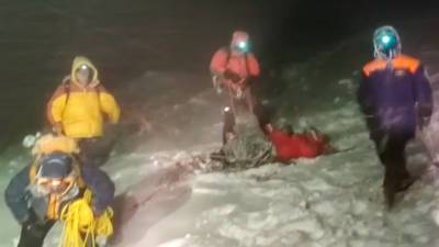 Трагедия в горах: тела трех погибших альпинистов спустят к подножию Эльбруса