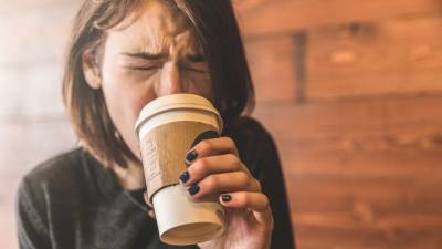 Гастроэнтеролог рассказал о риске заболеть раком из-за горячего чая