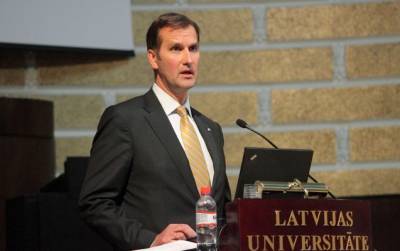 Посол: Россия пока не собирается нападать на Латвию, но надо быть начеку