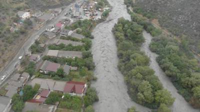 Мощные ливни разрушили дороги в Дагестане — видео - russian.rt.com - респ. Дагестан - район Цумадинский