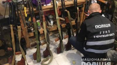 В Чернигове полицейские изъяли арсенал нарезного оружия и взрывоопасных предметов