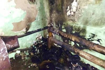 В Смоленской области из-за печи загорелись вещи в подсобке