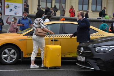 Россиян предупредили о возможном росте цен на такси