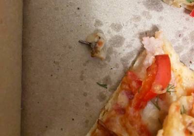Нижегородцам в пицце попался зубной имплант