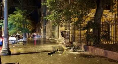Одесса продолжает саморазрушаться — рухнул фасад библиотеки ОНУ