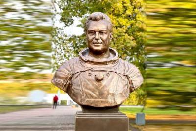 Памятник космонавту Георгию Гречко появился рядом с Нижегородским планетарием
