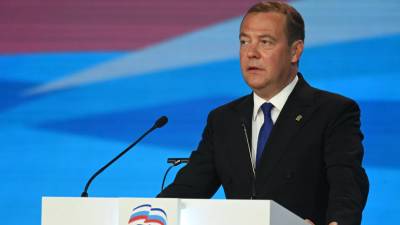 Медведев высказался об электронной форме голосования на выборах в Госдуму