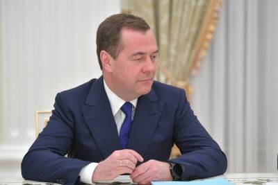 Медведев назвал электронное голосование требованием времени
