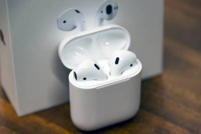 Apple засудят за AirPods