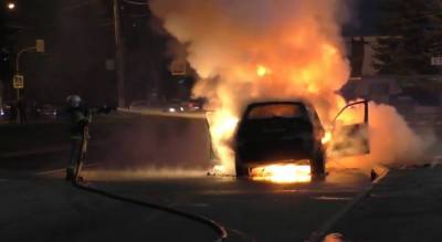 В Чебоксарах дотла сгорела BMW X5: потушить смогли только пожарные - pg21.ru - Чебоксары