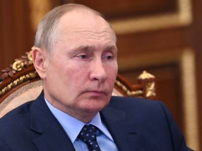 «Больше о реальной жизни страны, а не ковыряния в грязном белье элит»: Путин поддержал идею госзаказа в СМИ