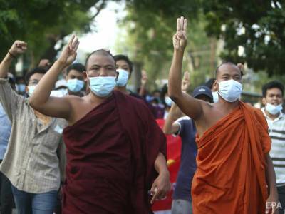 В Мьянме буддийские монахи вышли на протесты против военной диктатуры - gordonua.com - Украина - Бирма