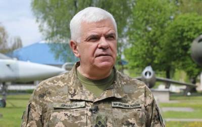 Бывший командующий ВВС подал в суд на Зеленского