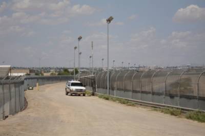В Техасе задержали 14 мексиканских военных, пересекших границу с США