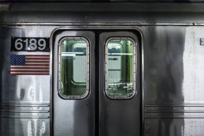 В США погибли три человека при сходе поезда с рельсов
