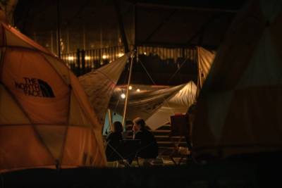 На севере Чили протестующие сожгли палатки нелегальных мигрантов