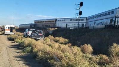 В штате Монтана сошел с рельсов пассажирский поезд — есть погибшие