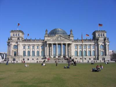 В Германии стартуют выборы в Бундестаг: кто претендует на роль нового канцлера