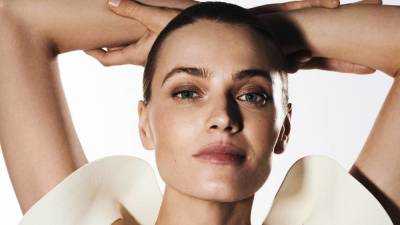 Самые эффективные процедуры для лица, тела, волос и зубов — большой гид Vogue